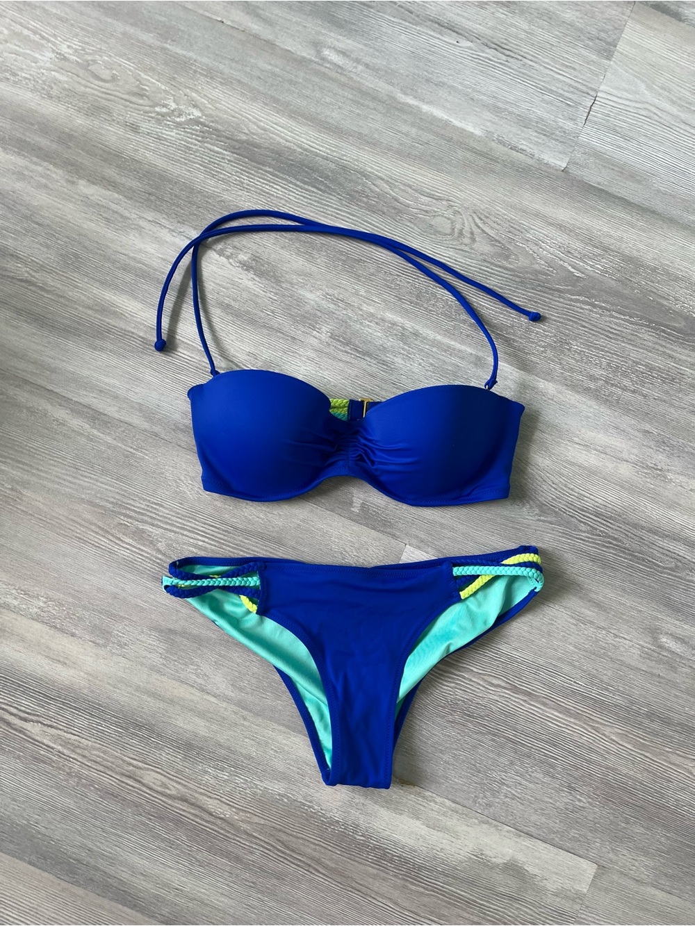 Victoria’s Secret Flirt Bandeau Blue Bikini 34C/Small